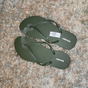 🫒 olive green ON flip flops 🫒